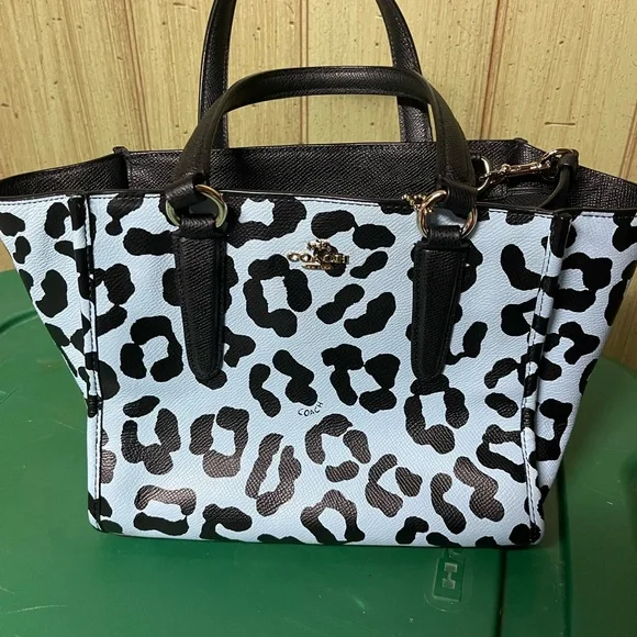 Blue leopard coach purse - Picture 1 of 3
